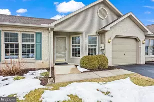 8 Mel Ron Ct, Carlisle, PA 17015 - Photo 2