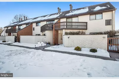 1075 Lancaster Boulevard Boulevard #3, Mechanicsburg, PA 17055 - Photo 2