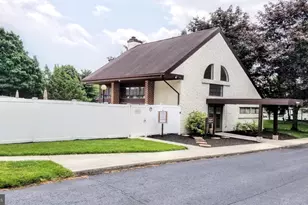 1075-11 Lancaster Blvd, Mechanicsburg, PA 17055 - Photo 2