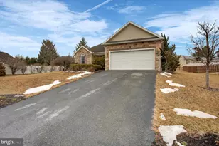 18 Sir William Dr, Newville, PA 17241 - Photo 2