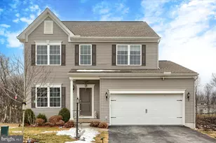 17 Barnhart Cir, Mechanicsburg, PA 17050 - Photo 2