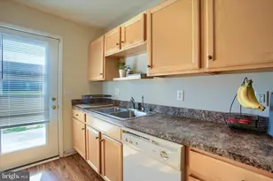 413 Eisenhower Dr, Carlisle, PA 17013 - Photo 10