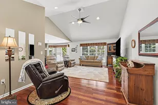 37 Blue Spruce Dr, Enola, PA 17025 - Photo 2