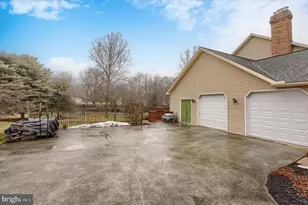 1854 W Lisburn Rd, Carlisle, PA 17015 - Photo 4