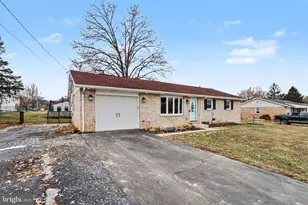 930 Forge Rd, Carlisle, PA 17015 - Photo 2