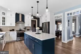 2058 N Autumn Chase Dr, Mechanicsburg, PA 17055 - Photo 4