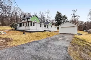 229 Hill St, Mount Holly Springs, PA 17065 - Photo 2