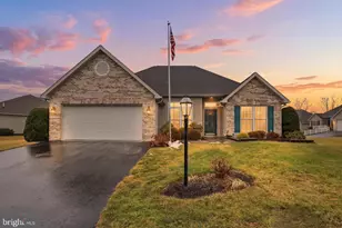 63 Longwood Dr, Mechanicsburg, PA 17050 - Photo 1