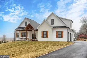 23 Peyton Dr, Carlisle, PA 17015 - Photo 2