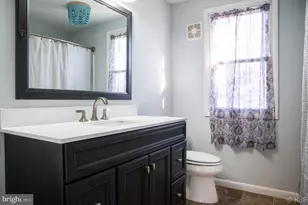 231 W Locust St, Mechanicsburg, PA 17055 - Photo 24