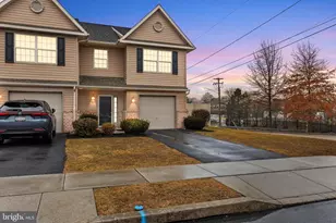 2 Brook Side Dr, Carlisle, PA 17013 - Photo 4