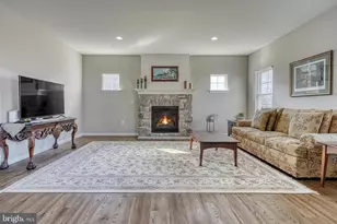 102 Berkshire Dr, Carlisle, PA 17015 - Photo 10