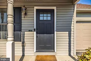 7 Sussex Dr, Carlisle, PA 17013 - Photo 2