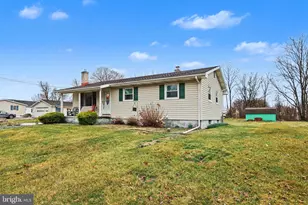 109 Adams Rd, Carlisle, PA 17015 - Photo 2