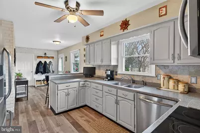 301 E Elmwood Avenue, Mechanicsburg, PA 17055 - Photo 12