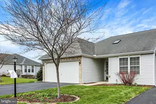 13 Ridgeway Dr, Mechanicsburg, PA 17050 - Photo 2