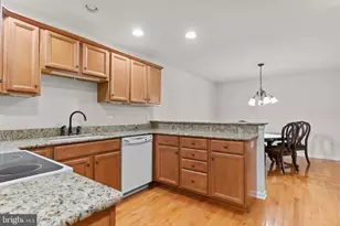 4230 Roth Farm Village Cir, Mechanicsburg, PA 17050 - Photo 6