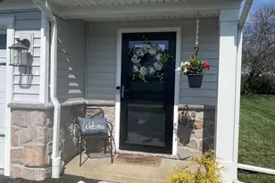 11 Shillington Ln, Carlisle, PA 17013 - Photo 2