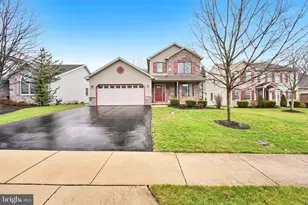 107 Hilltop Ct, Camp Hill, PA 17011 - Photo 2