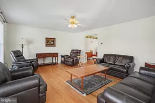 33 Longstreet Dr, Carlisle, PA 17013 - Photo 2