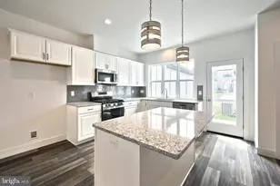 104 Madison dr, Mechanicsburg, PA 17055 - Photo 2