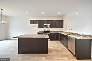 102 Madison dr, Mechanicsburg, PA 17055 - Photo 2