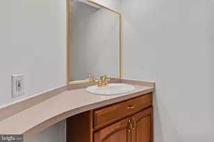 504 Bridgeview Dr, Lemoyne, PA 17043 - Photo 10