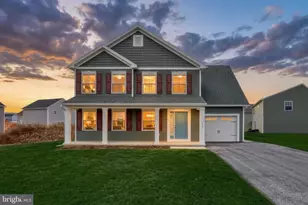 223 Woodridge Dr, Shippensburg, PA 17257 - Photo 2