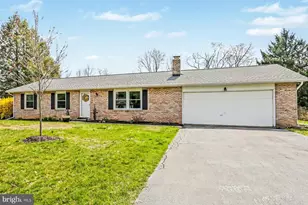 23 Dewalt Dr, Mechanicsburg, PA 17050 - Photo 2