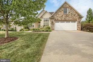 37 Old Coach Ln, Carlisle, PA 17013 - Photo 1