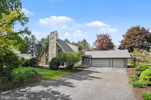 811 Wellington Dr, Carlisle, PA 17013 - Photo 1