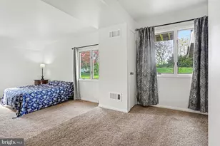 811 Wellington Dr, Carlisle, PA 17013 - Photo 14