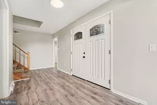 811 Wellington Dr, Carlisle, PA 17013 - Photo 2