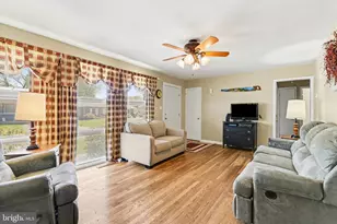 24 Maple Dr, Mechanicsburg, PA 17050 - Photo 4
