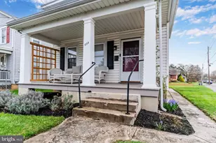 609 N East St, Carlisle, PA 17013 - Photo 2