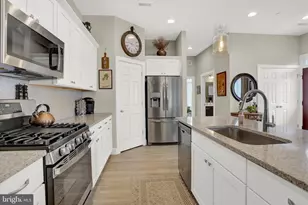 797 Aurora Dr, Mechanicsburg, PA 17055 - Photo 14