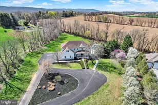 7 Beverly Ct, Carlisle, PA 17015 - Photo 2