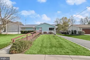 913 Gobin St, Carlisle, PA 17013 - Photo 2