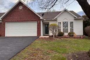 25 Greenfield Dr, Carlisle, PA 17015 - Photo 2