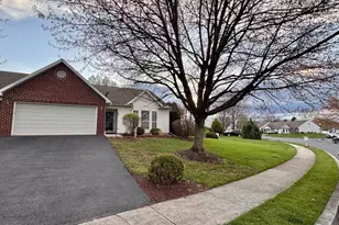 25 Greenfield Dr, Carlisle, PA 17015 - Photo 2