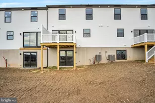 2160 S Autumn Chase Dr, Mechanicsburg, PA 17055 - Photo 2