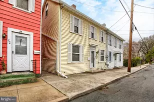 430 N East St, Carlisle, PA 17013 - Photo 2