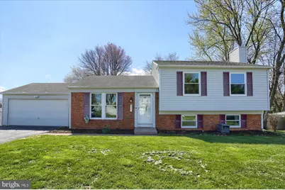 915 Derbyshire Avenue, Mechanicsburg, PA 17055 - Photo 2