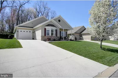 25 Colonial Court, Shippensburg, PA 17257 - Photo 2