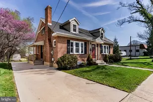 251 E Pomfret St, Carlisle, PA 17013 - Photo 2