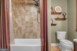 300 Hollowbrook Dr, Carlisle, PA 17013 - Photo 28