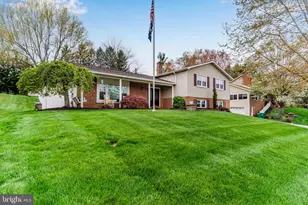 313 Indian Creek Dr, Mechanicsburg, PA 17050 - Photo 2