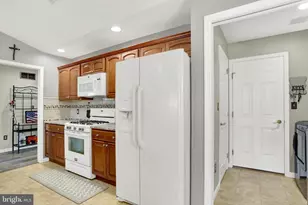 2031 Liberty Dr, Mechanicsburg, PA 17055 - Photo 12