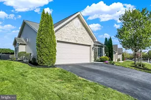 2031 Liberty Dr, Mechanicsburg, PA 17055 - Photo 2