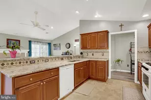 2031 Liberty Dr, Mechanicsburg, PA 17055 - Photo 10